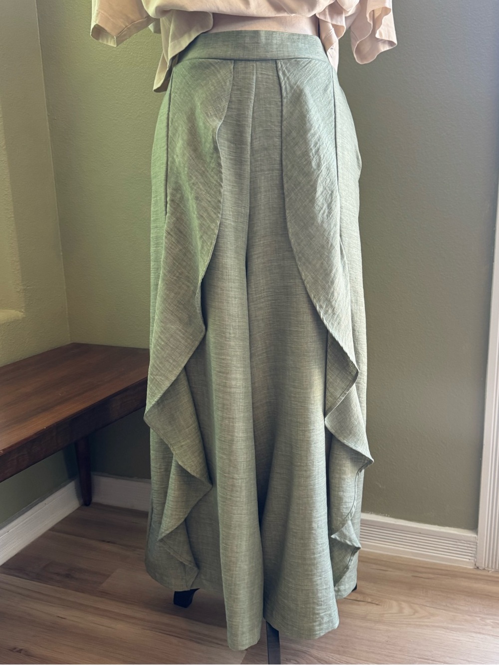 Easel Ruffle Wide Legged Pants